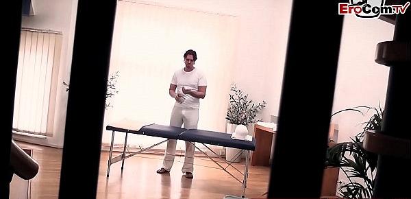 junge zierliche teen bekommt sex massage mit happy end